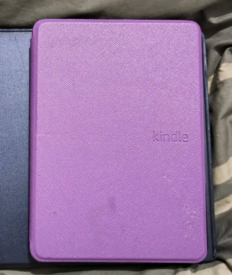 Kindle 10ª generación con funda morada - 5
