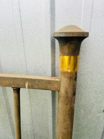 Estructura de cama de madera antigua - miniatura 2