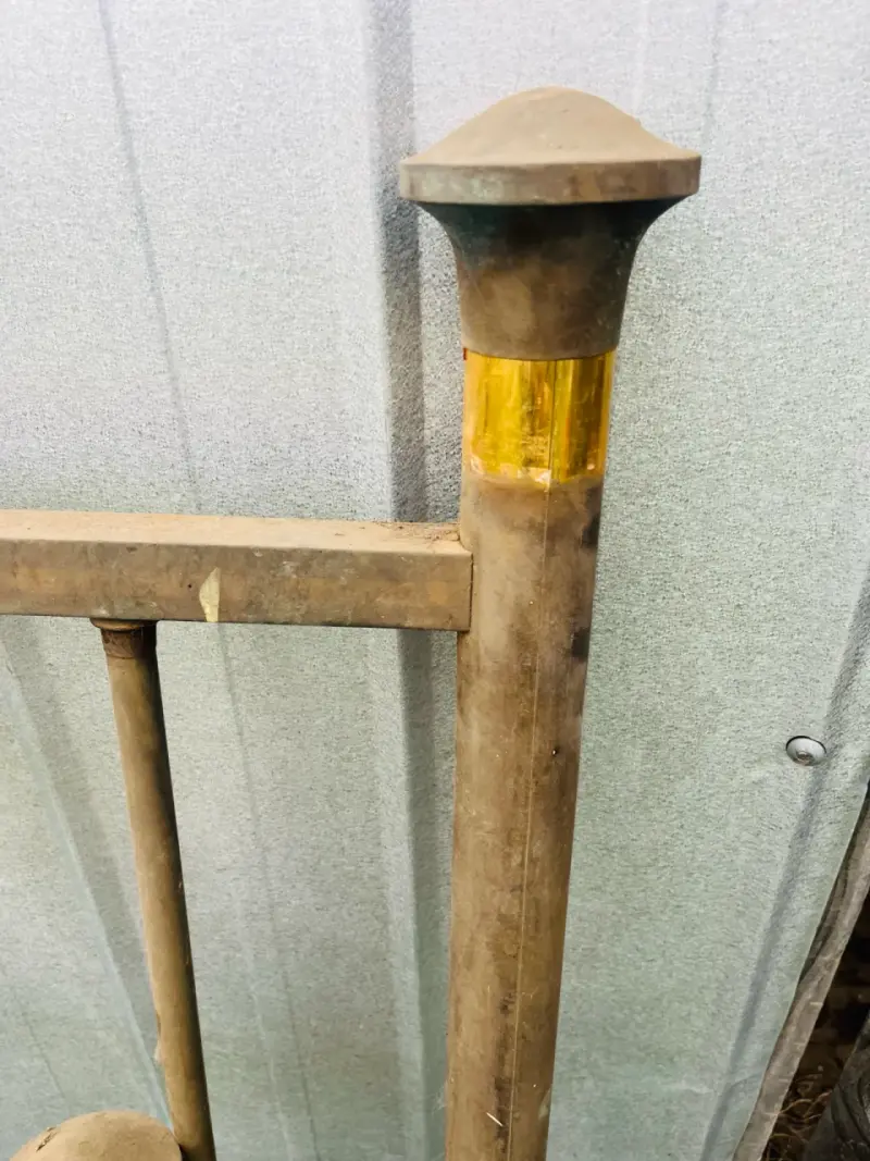 Estructura de cama de madera antigua - 3