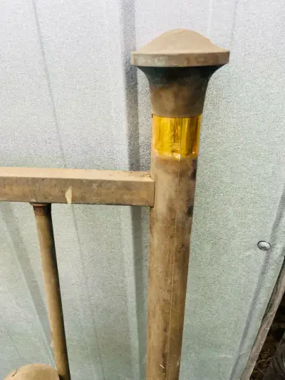 Estructura de cama de madera antigua - miniatura 3