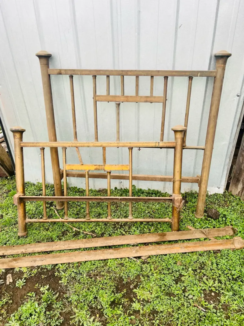 Estructura de cama de madera antigua - 6