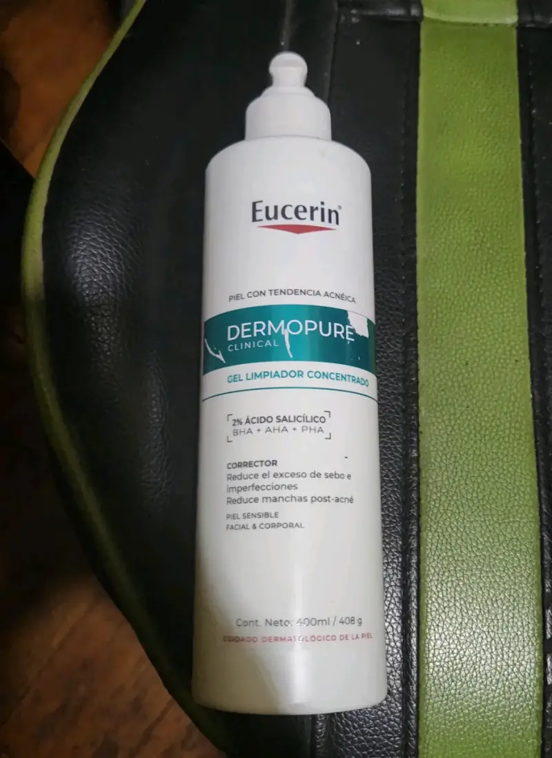 Gel limpiador Eucerin Dermopure para piel acnéica - 1