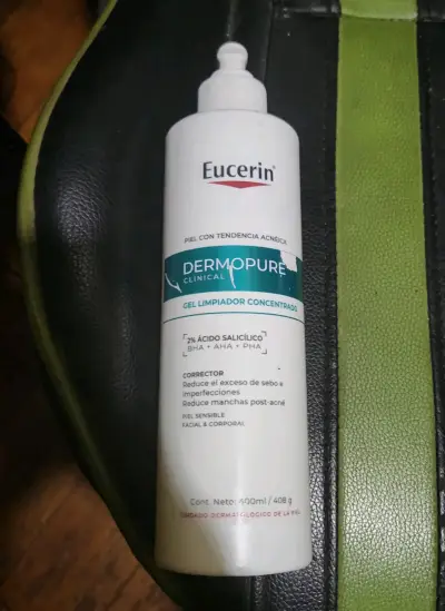 Gel limpiador Eucerin Dermopure para piel acnéica - miniatura 1