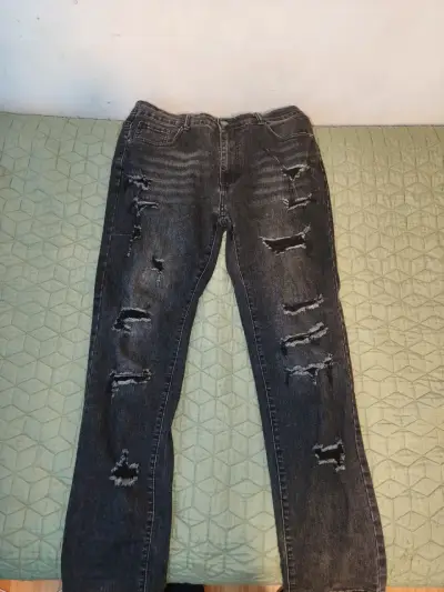 Jeans negros desgastados para hombre - miniatura 1