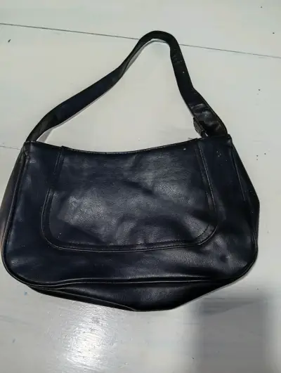 Cartera de cuero negra con correa ajustable - miniatura 1