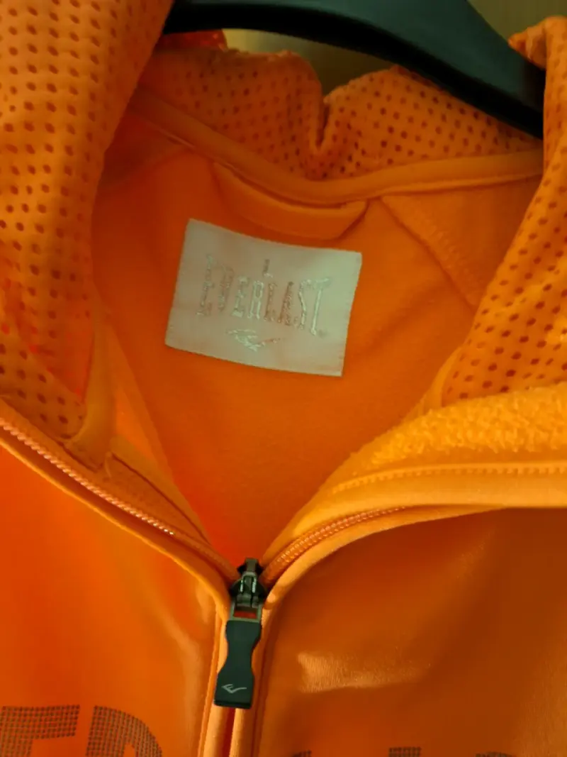 Chaqueta deportiva naranja Everlast con capucha $5 - 2