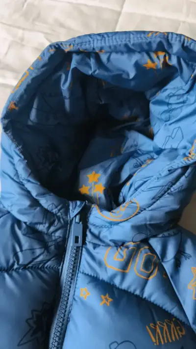 Parka acolchada azul para niño con capucha - miniatura 3
