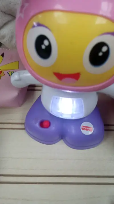 Peluches y juguetes variados para niños - miniatura 2