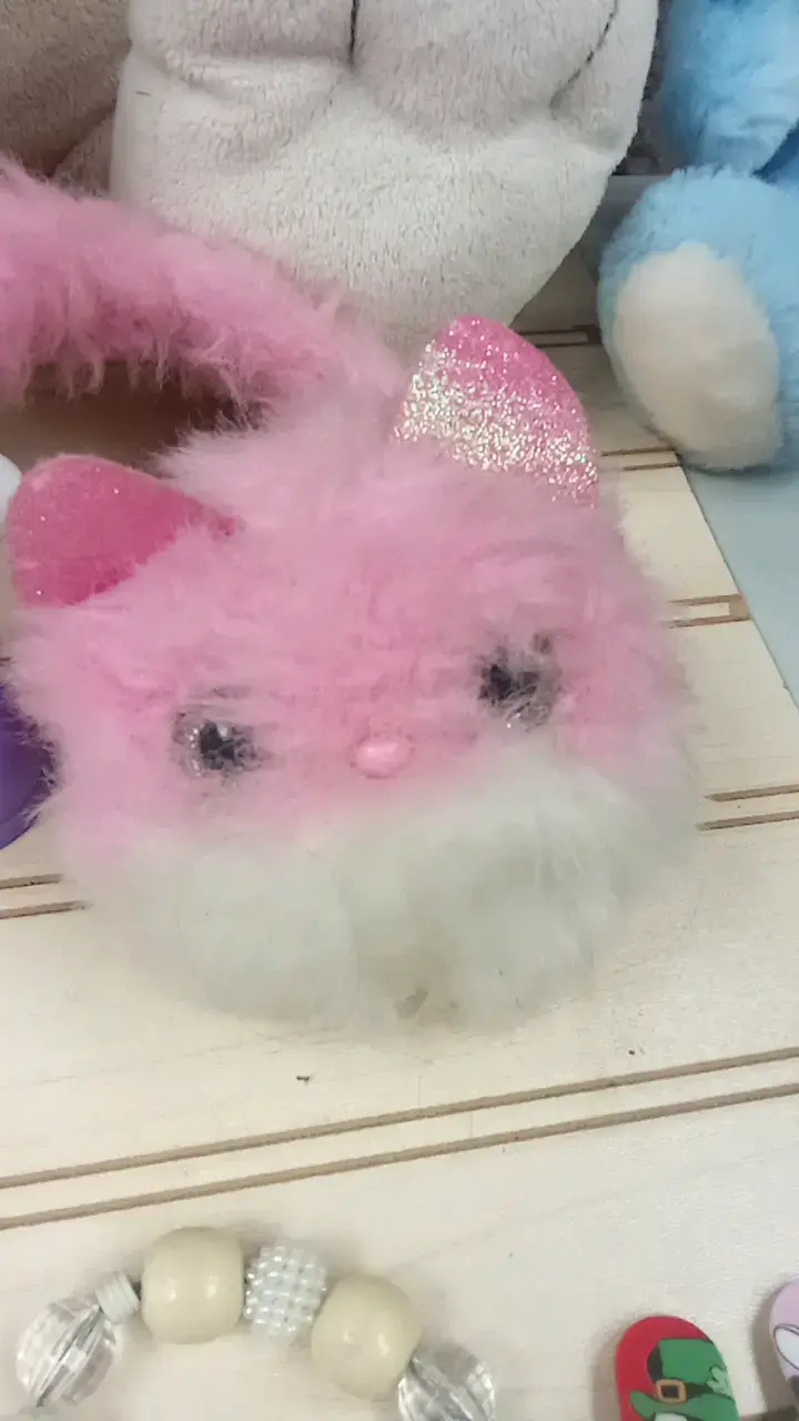 Peluches y juguetes variados para niños - 3