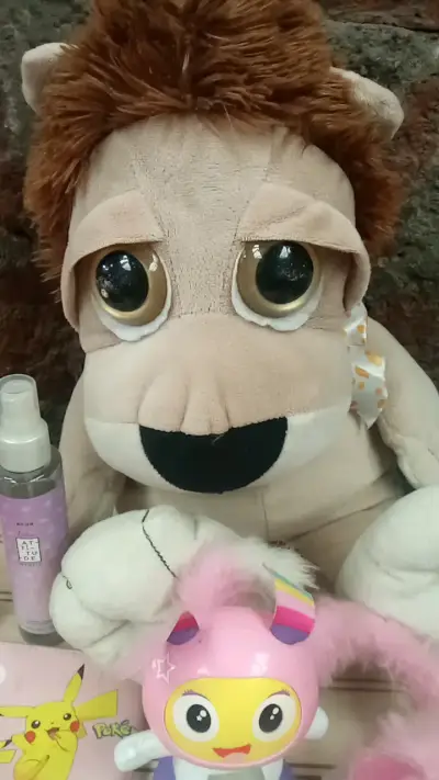 Peluches y juguetes variados para niños - miniatura 4