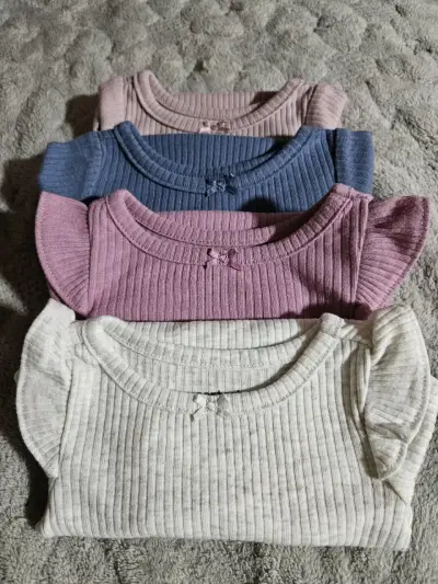 Conjunto de bodies para bebé en colores variados - miniatura 2