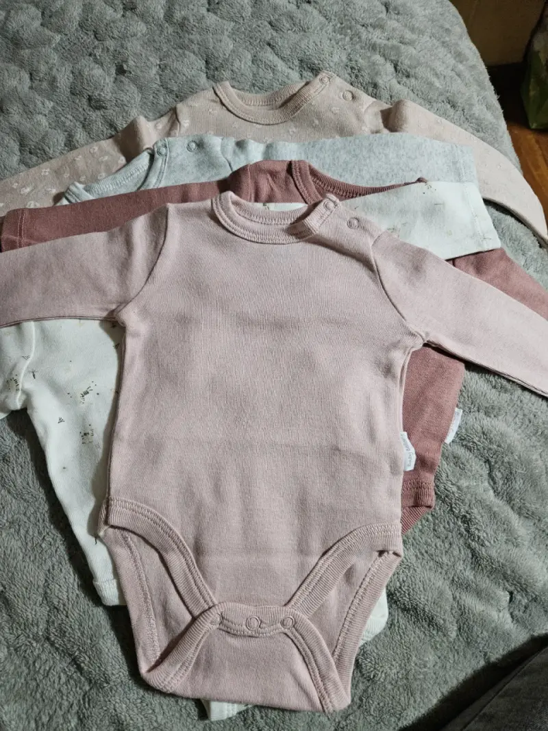 Conjunto de bodies para bebé en colores variados - 5