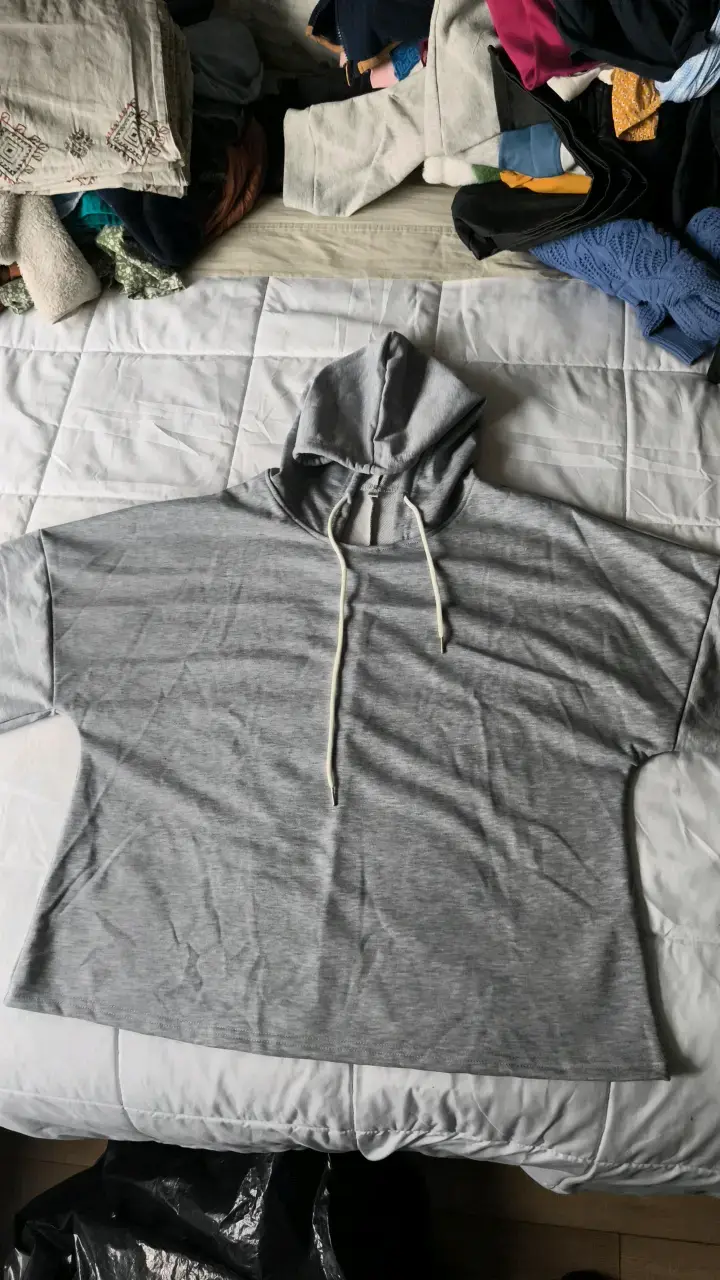 Polerón gris con capucha talla 2XL manga corta - 3