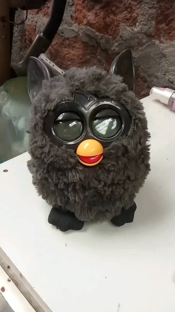Furby interactivo de peluche gris - 1