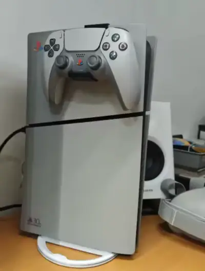 Soporte para control y audífonos PS5 Aolion - miniatura 1