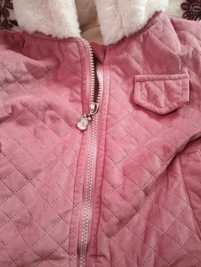 Chaqueta de bebé rosada con capucha talla 3 - 2