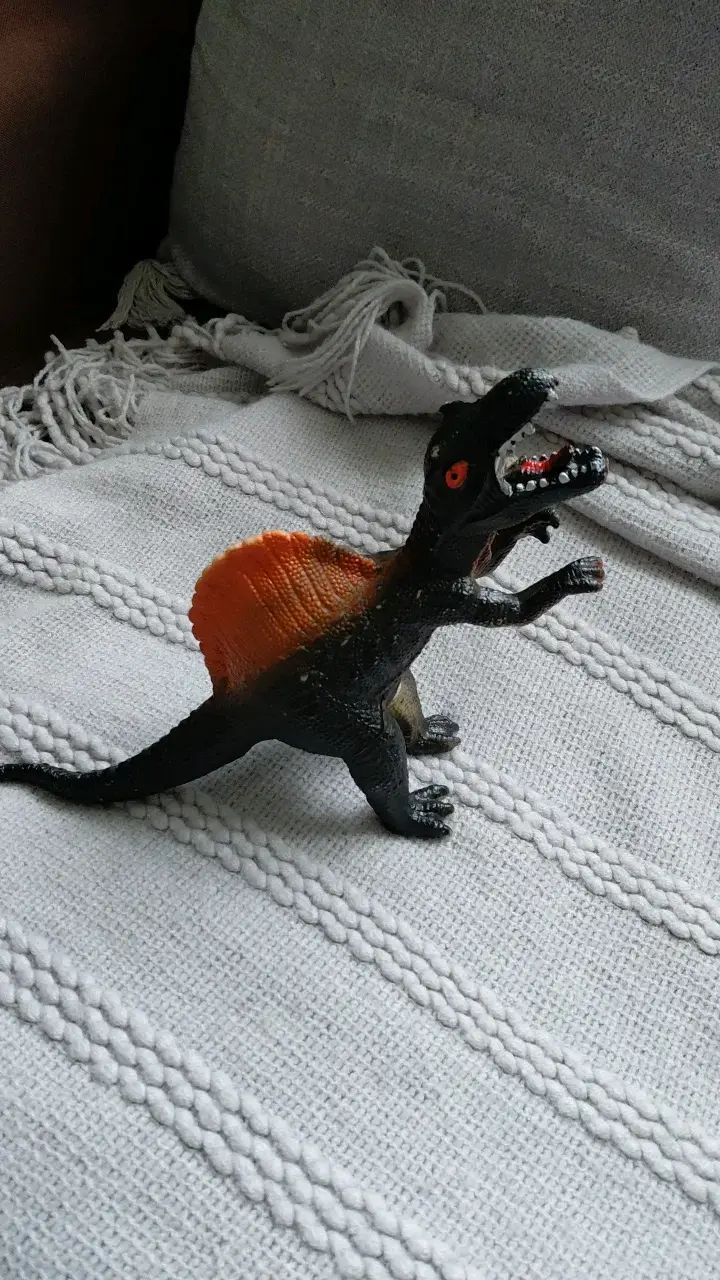 Figura de dinosaurio Spinosaurus de juguete - 2