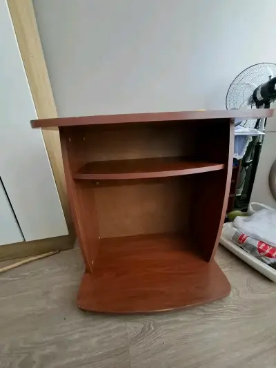 Rack o Mesa de madera para televion pequeña - miniatura 1
