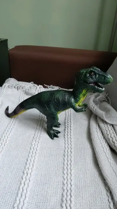 Figura de dinosaurio T-Rex de juguete verde - miniatura 1