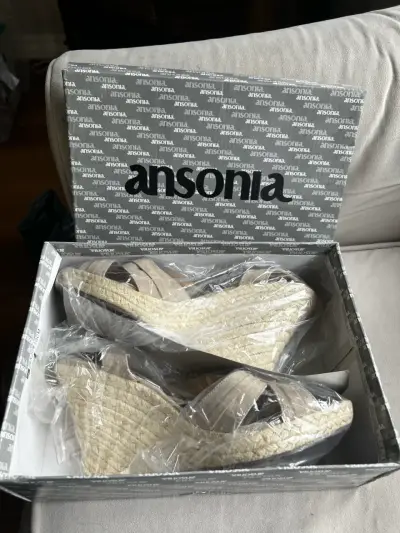 Sandalias de cuña beige Ansonia en buen estado - miniatura 3
