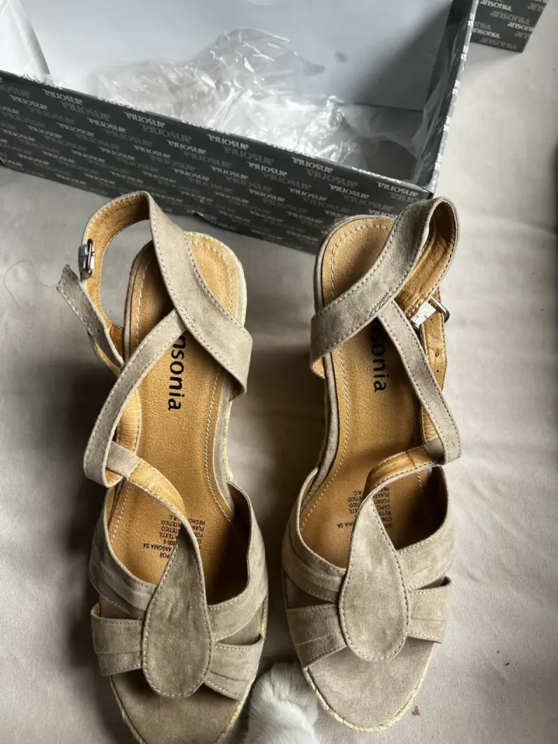 Sandalias de cuña beige Ansonia en buen estado - 4