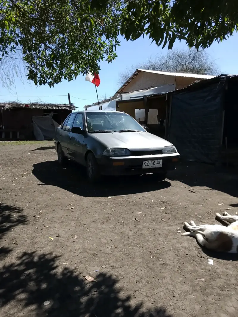 Auto compacto usado en buen estado