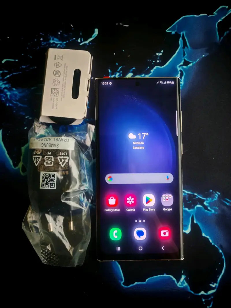 Samsung Galaxy S23 Ultra con cargador original - 1