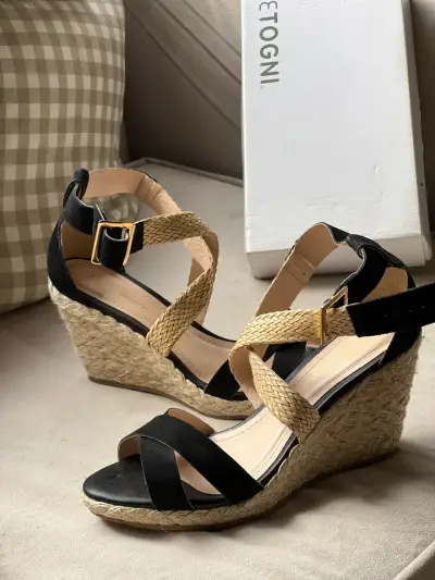 Sandalias de cuña negras Detogni con tiras trenzadas - miniatura 1