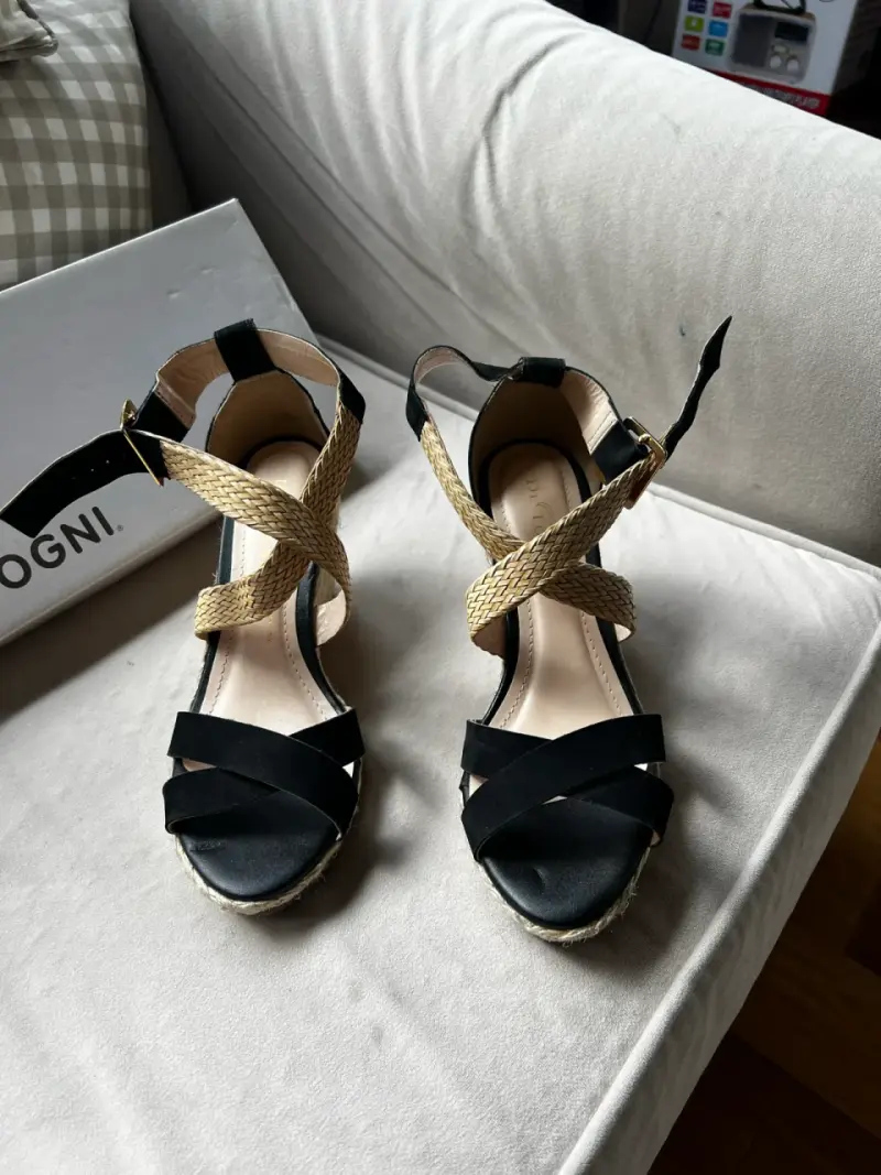 Sandalias de cuña negras Detogni con tiras trenzadas - 4
