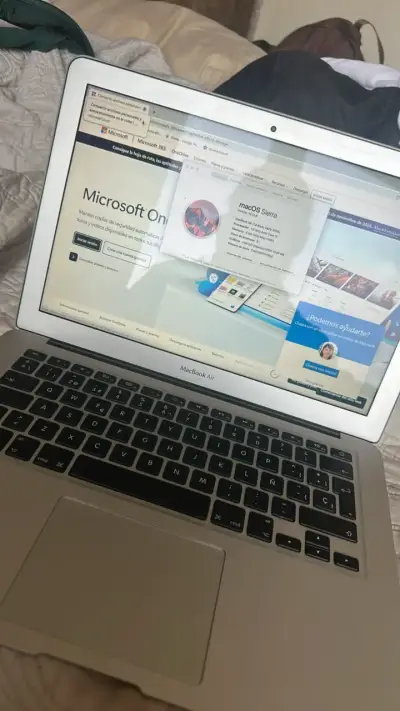 MacBook Air 2015 con cargador original - miniatura 2
