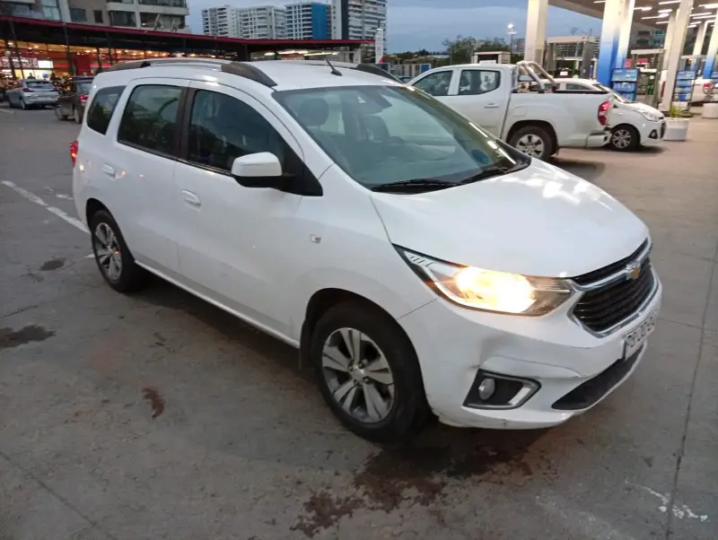 Chevrolet Spin 2021 automático en buen estado