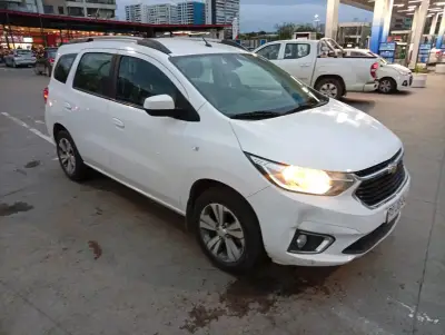 Chevrolet Spin 2021 automático 7 Pasajeros poco KM - miniatura 1