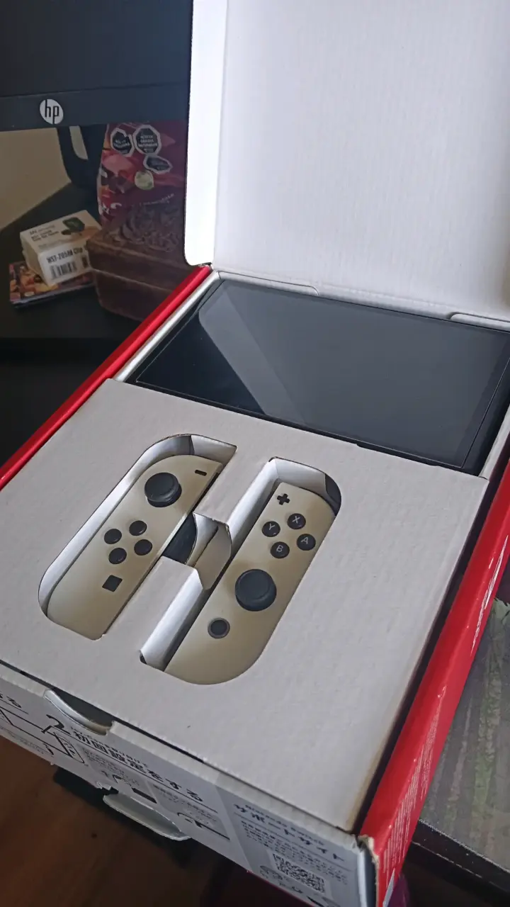 Consola Nintendo Switch OLED con Magia - 1