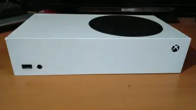 Consola Xbox Series S en buen estado - miniatura 3
