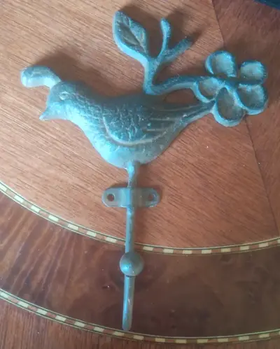Perchero de pared de hierro con diseño de pájaro - miniatura 1
