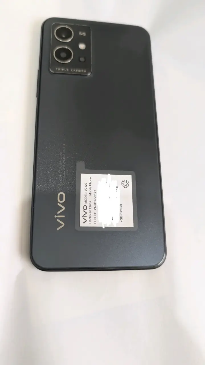 Smartphone Vivo V21 5G con triple cámara - 1