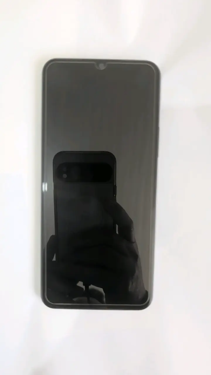 Smartphone Vivo V21 5G con triple cámara - 3
