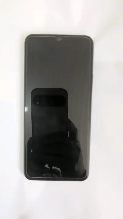 Smartphone Vivo V21 5G con triple cámara - miniatura 3