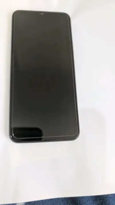 Smartphone Vivo V21 5G con triple cámara - miniatura 4