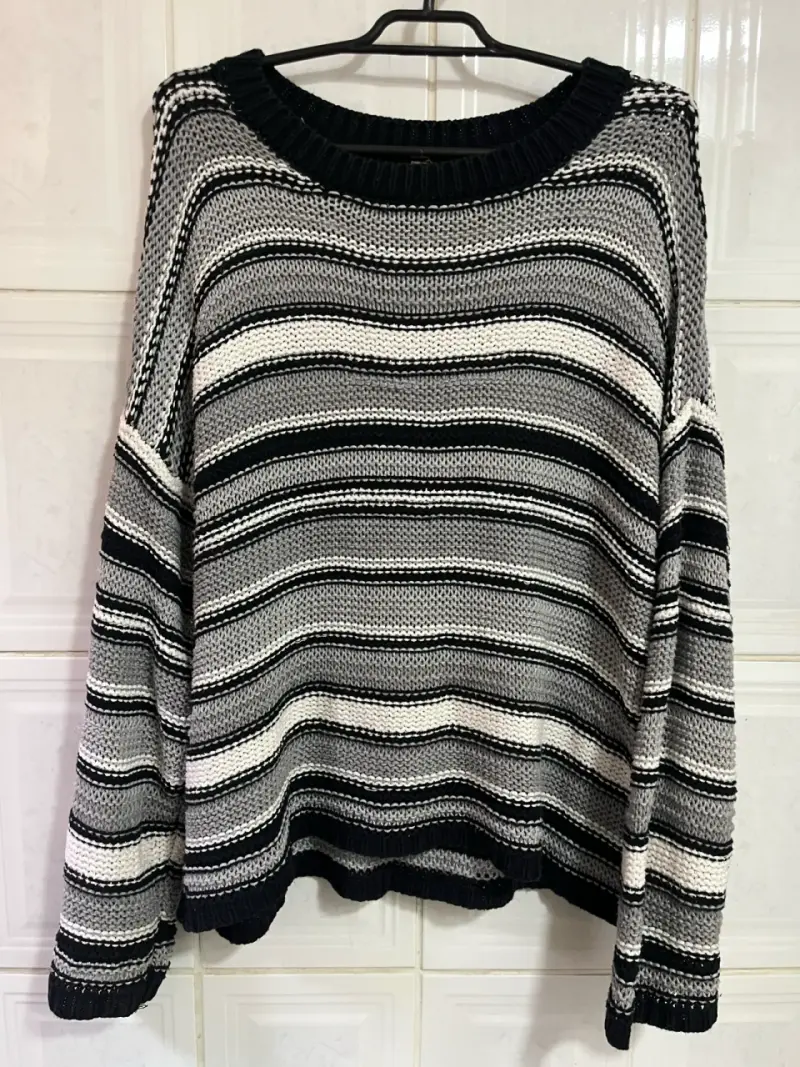 Sweater de rayas blanco y negro para mujer talla L