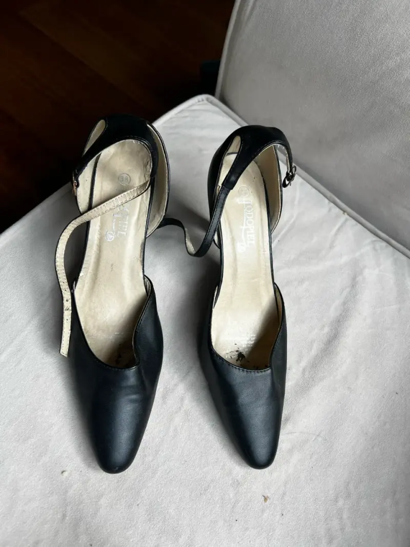 Zapatos de Tacón Negro con Correa - 3