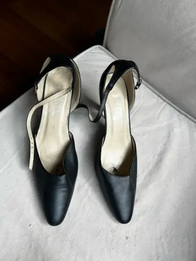 Zapatos de Tacón Negro con Correa - miniatura 3