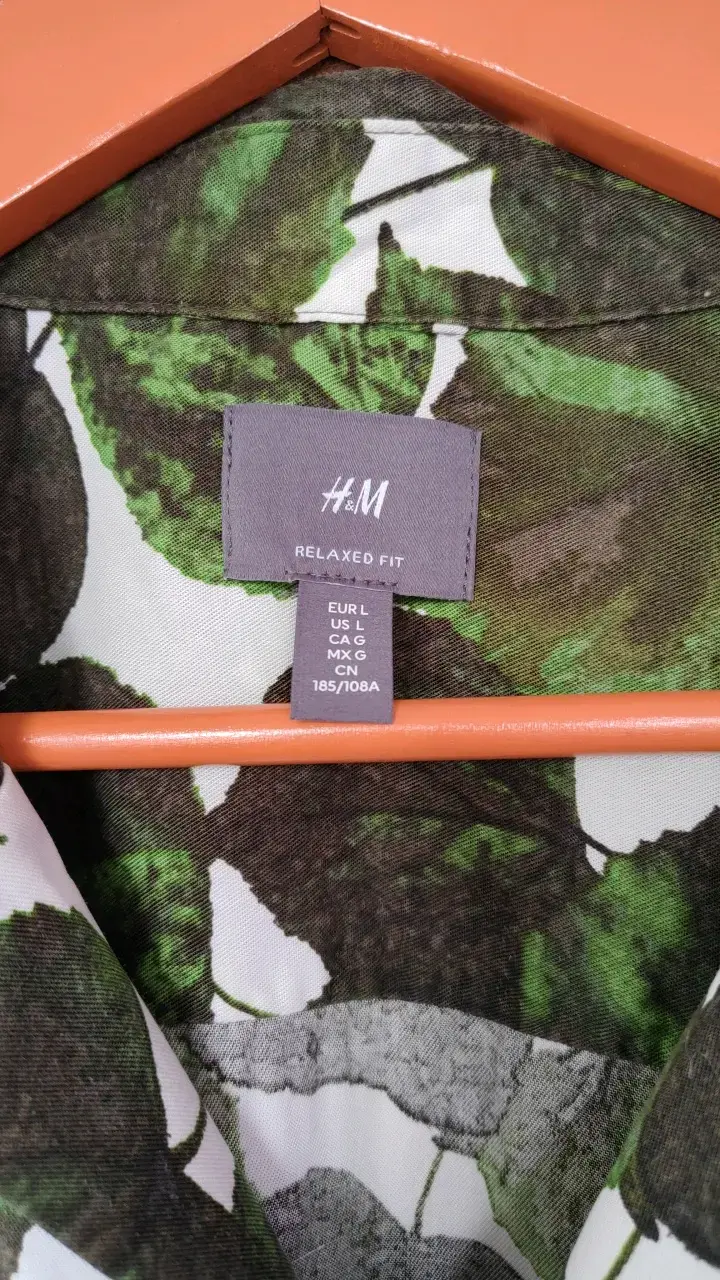 Camisa H&M estampado hojas verdes - 2