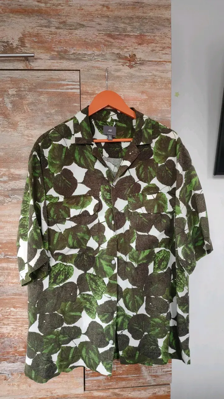 Camisa H&M estampado hojas verdes - 4