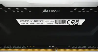 Memoria RAM Corsair Vengeance RGB Pro 8GB DDR4 3600MHz - miniatura 2