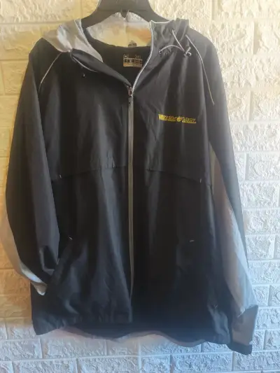 Chaqueta impermeable negra Under Armour con capucha - miniatura 1