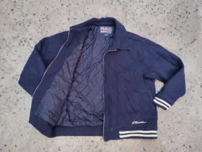 Chaqueta vintage marca PLC Varsity '89 (Es pesada) - miniatura 1