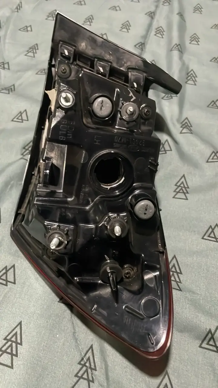 Foco trasero izquierdo para kia cerato - 2
