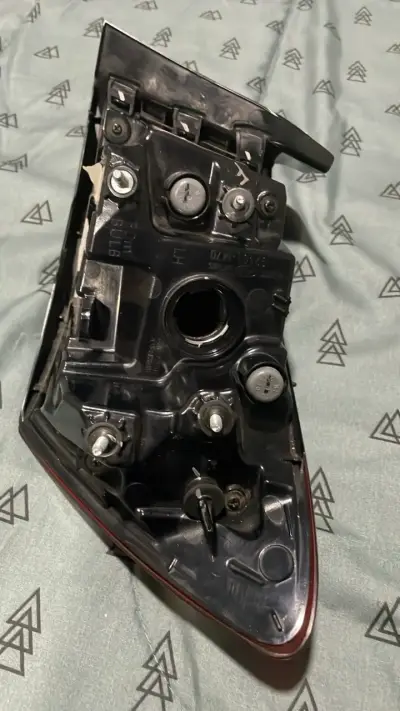 Foco trasero izquierdo para kia cerato - miniatura 2