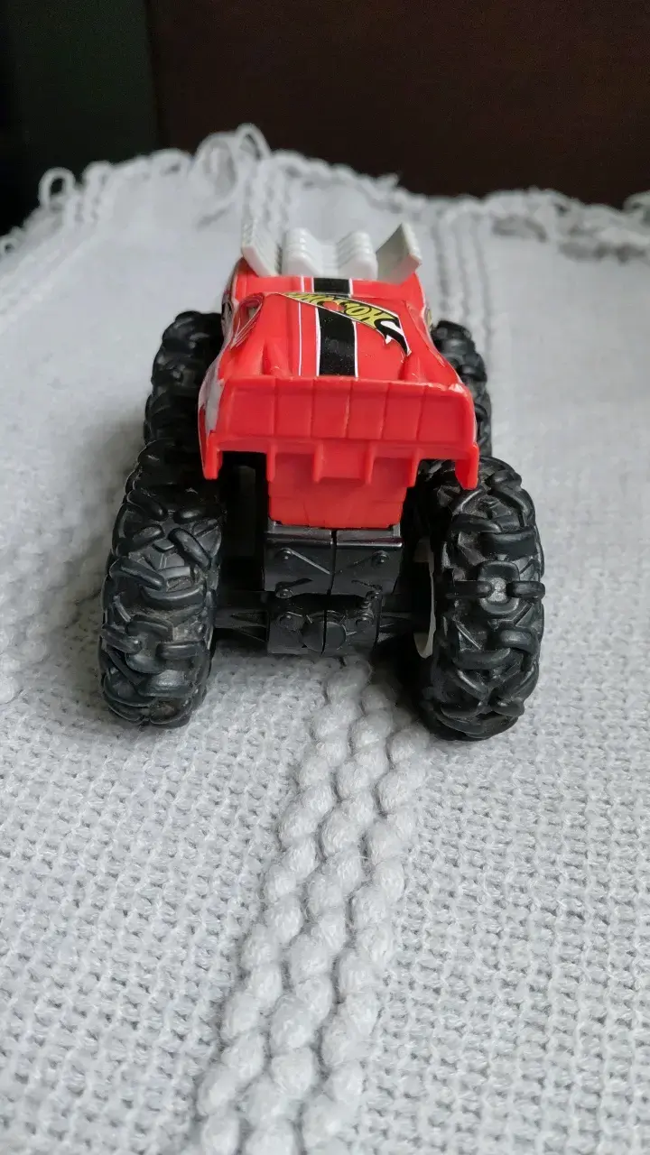 Camión Monster Truck Hot Wheels rojo - 5